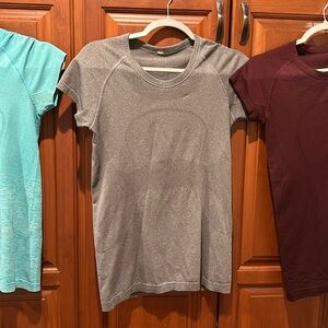 Lululemon swiftly size 6 tee